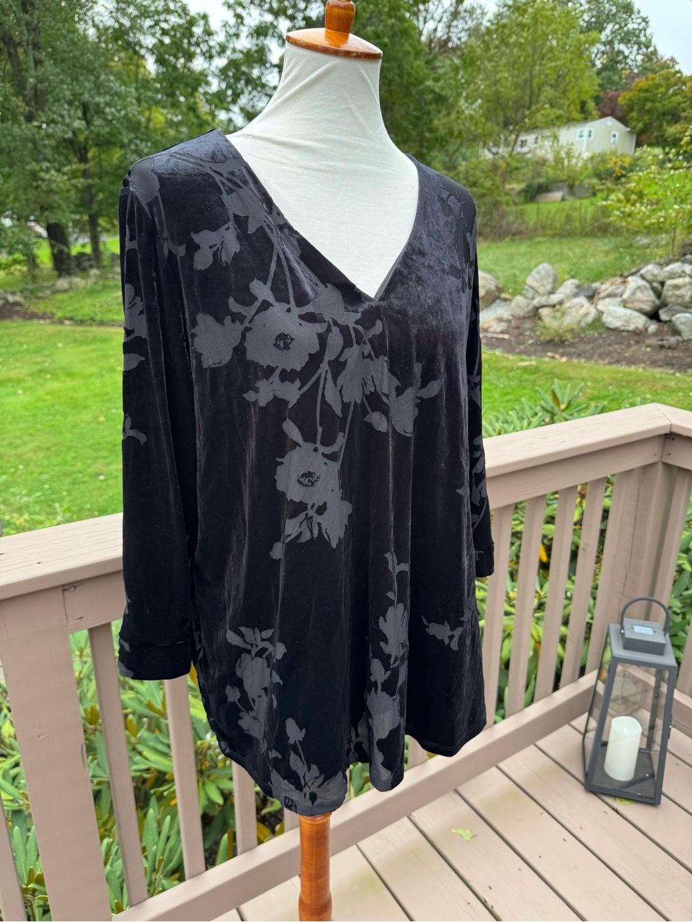 J.Jill Wearever Collection Black Women’s Velour Top floral